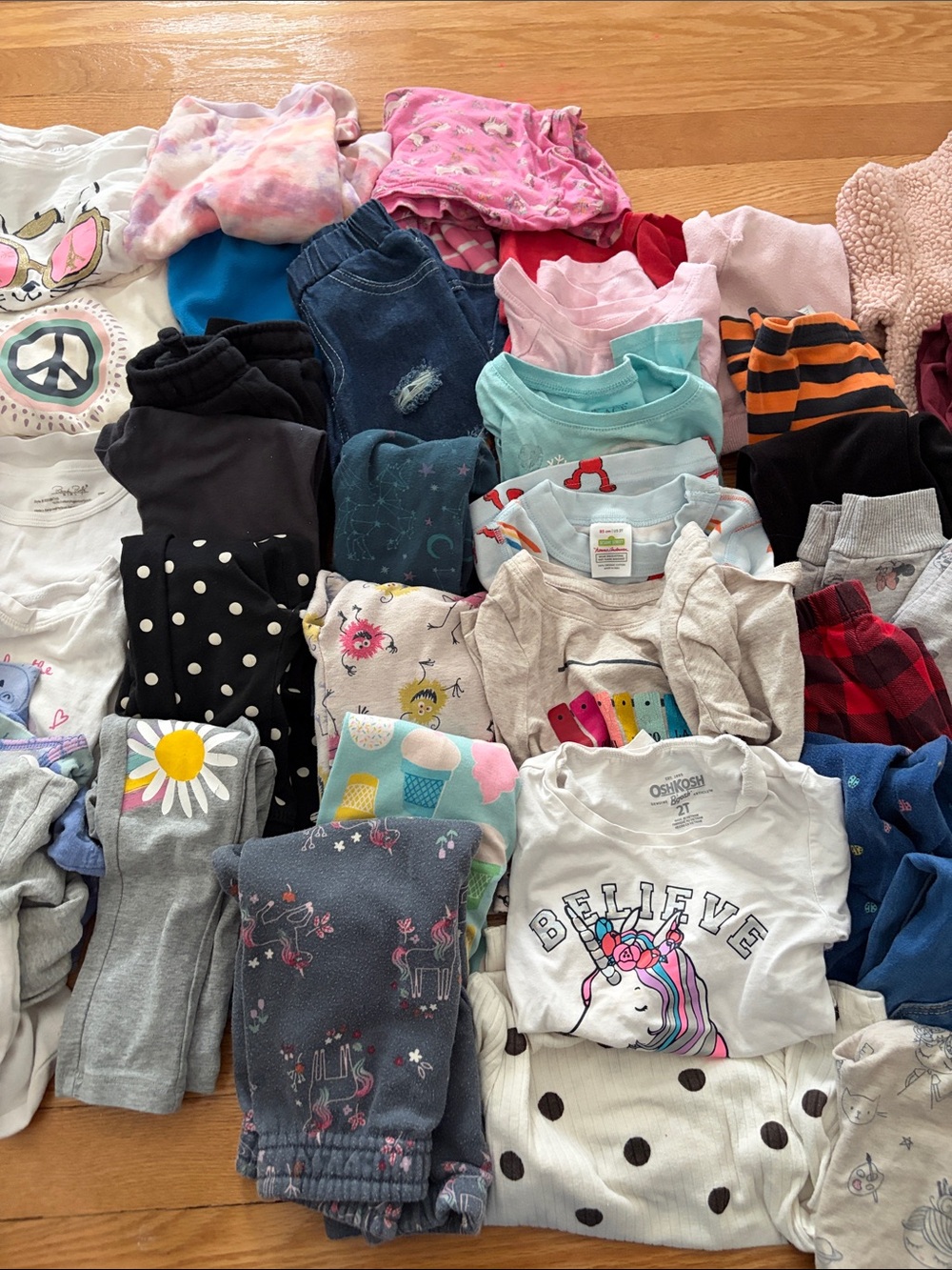 Bundle of 2T girls clothes